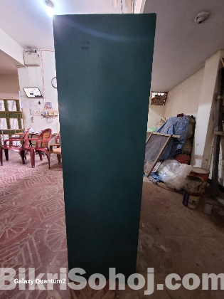 Durable Steel Showcase | 5ft 3in Length, Heavy Steel Build